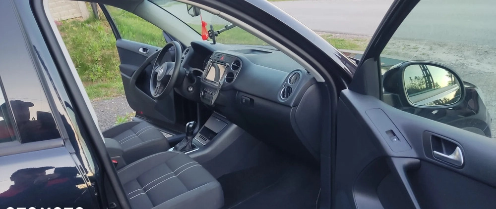 Volkswagen Tiguan cena 40900 przebieg: 222500, rok produkcji 2011 z Bodzentyn małe 211